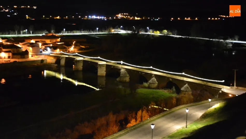 El ambiente navideño llega este año hasta el Puente Mayor  