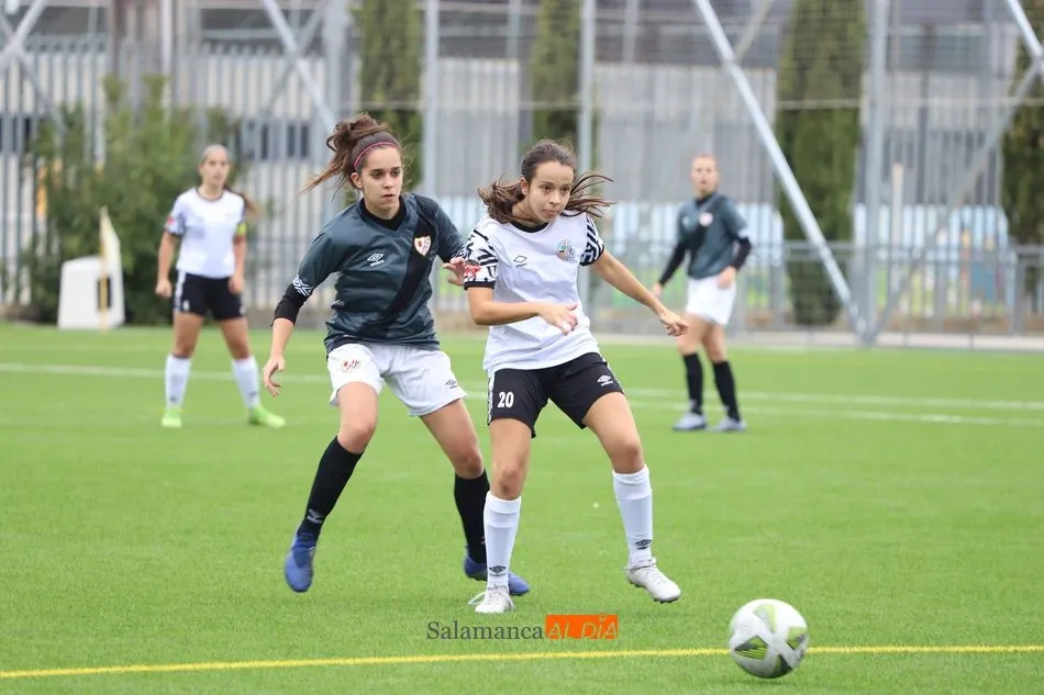 Un partido del Salamanca UDS Femenino contra el Rayo