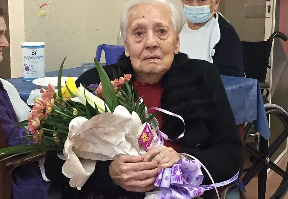 Foto 2 - Victorina Andr&eacute;s Vicente celebra en Aldead&aacute;vila su cien cumplea&ntilde;os en la residencia municipal La ...