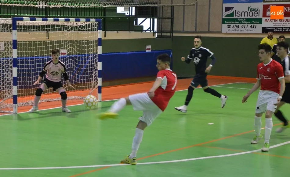 El III Juvenil cede sus primeros puntos y se tiene que conformar con un empate en una enrevesada...