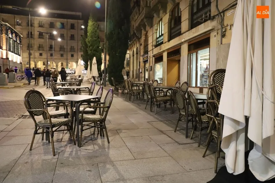 Foto 7 - La reapertura de la hosteler&iacute;a anima a los vecinos a ocupar las terrazas pese al fr&iacute;o