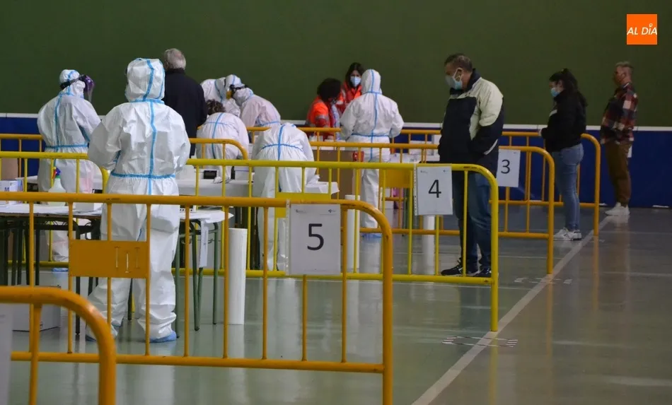 Foto 11 - Detectados 13 positivos entre los 602 presentados a la 1&ordf; jornada de tests masivos  