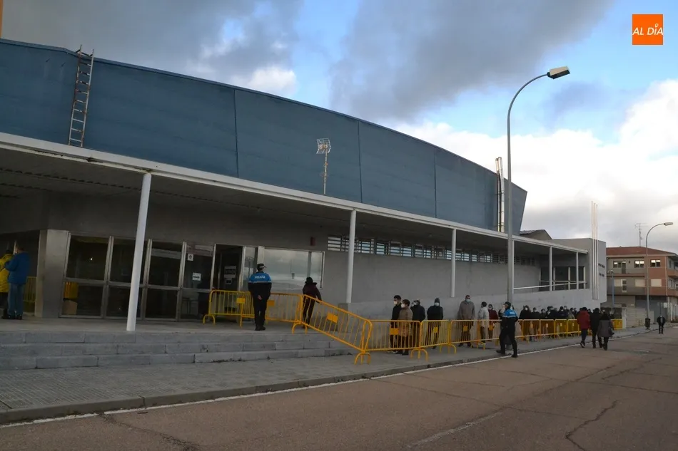 Foto 9 - Detectados 13 positivos entre los 602 presentados a la 1&ordf; jornada de tests masivos  