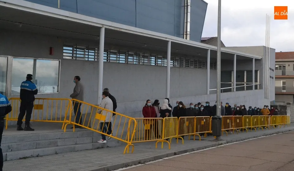 Foto 3 - Detectados 13 positivos entre los 602 presentados a la 1&ordf; jornada de tests masivos  