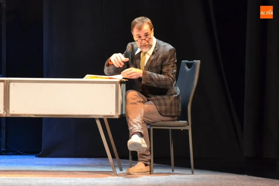 Foto 9 - Los Absurdos Teatro puede por fin subirse a las tablas del Teatro Nuevo para representar...