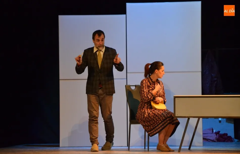 Foto 5 - Los Absurdos Teatro puede por fin subirse a las tablas del Teatro Nuevo para representar...