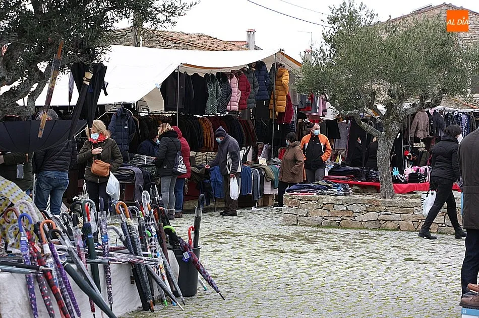 Foto 10 - El mercadillo de Trabanca cumple 16 a&ntilde;os con una excelente salud  