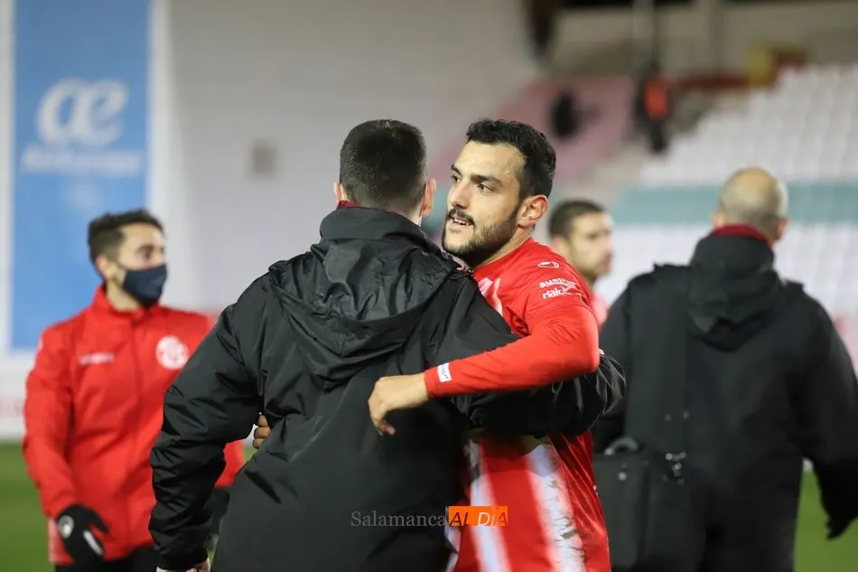 Foto 9 - La ley del ex nunca falla: Juanan le pone la vacuna a Lovato y al Salamanca UDS (2-0)