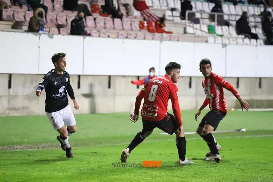 Foto 8 - La ley del ex nunca falla: Juanan le pone la vacuna a Lovato y al Salamanca UDS (2-0)