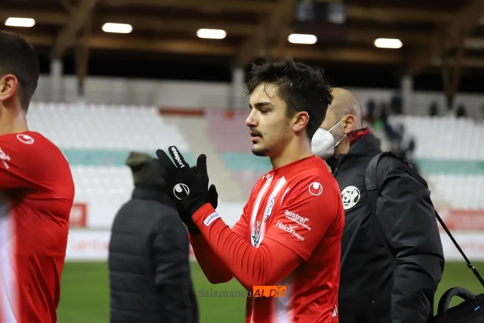 Foto 2 - La ley del ex nunca falla: Juanan le pone la vacuna a Lovato y al Salamanca UDS (2-0)