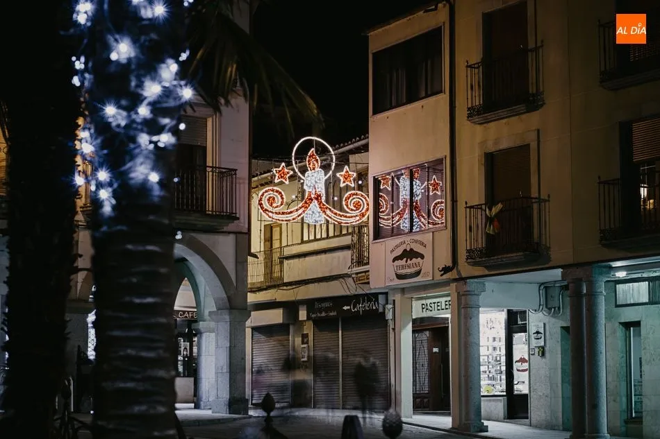 Alba de Tormes enciende sus luces de Navidad