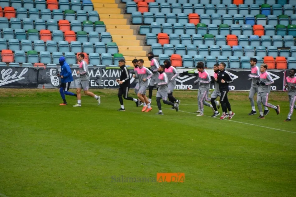 Foto 8 - Silencio sepulcral en el entrenamiento del Salamanca UDS tras la derrota en Zamora