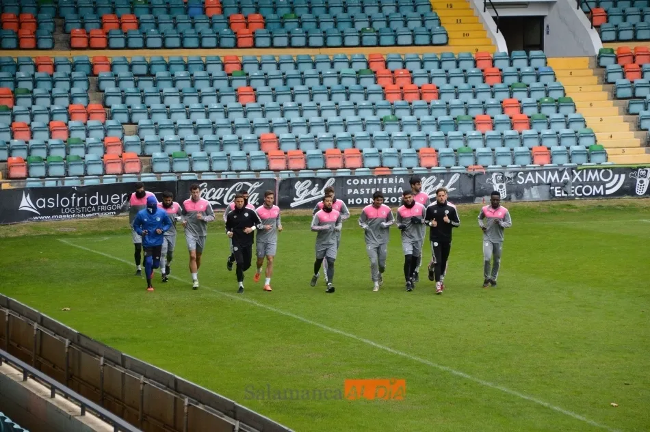 Foto 5 - Silencio sepulcral en el entrenamiento del Salamanca UDS tras la derrota en Zamora