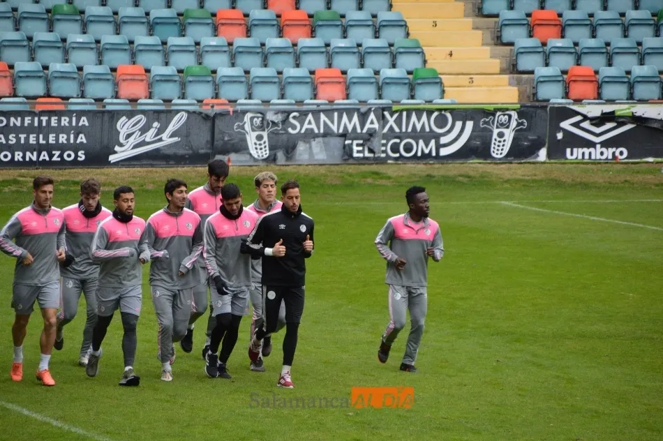 Foto 4 - Silencio sepulcral en el entrenamiento del Salamanca UDS tras la derrota en Zamora