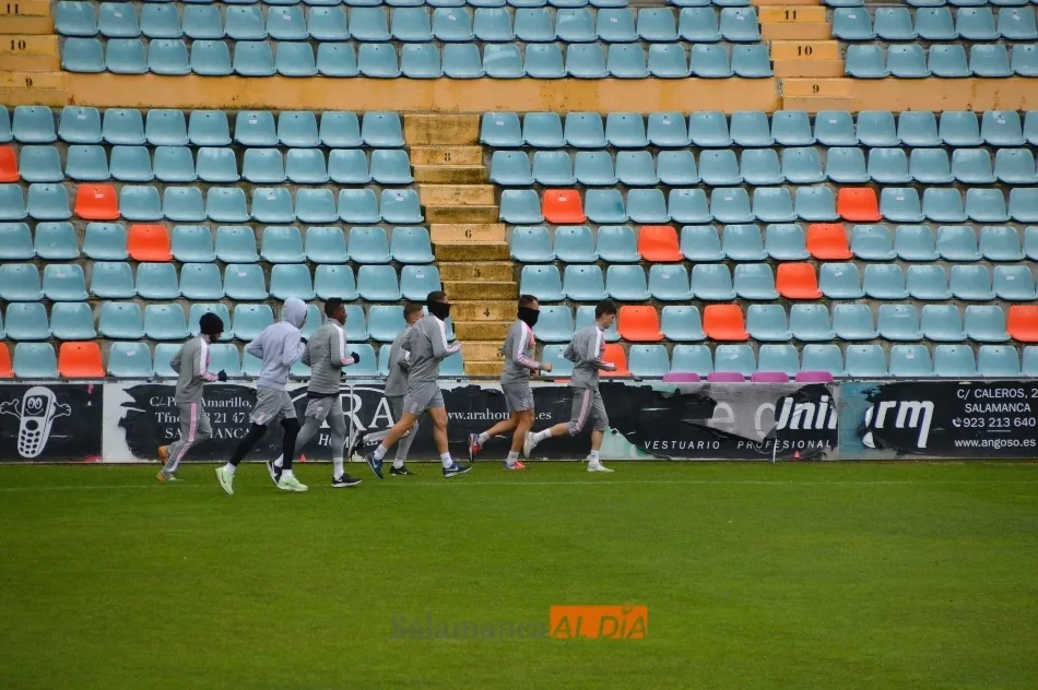 Foto 3 - Silencio sepulcral en el entrenamiento del Salamanca UDS tras la derrota en Zamora