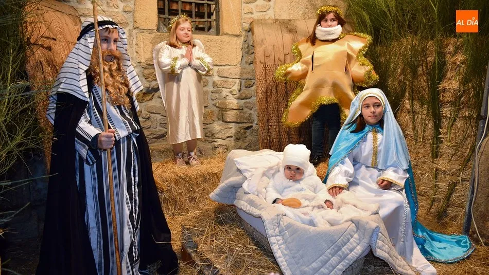 Los niños son protagonistas en actos de Navidad como el belén viviente / ESTER CORREDERA