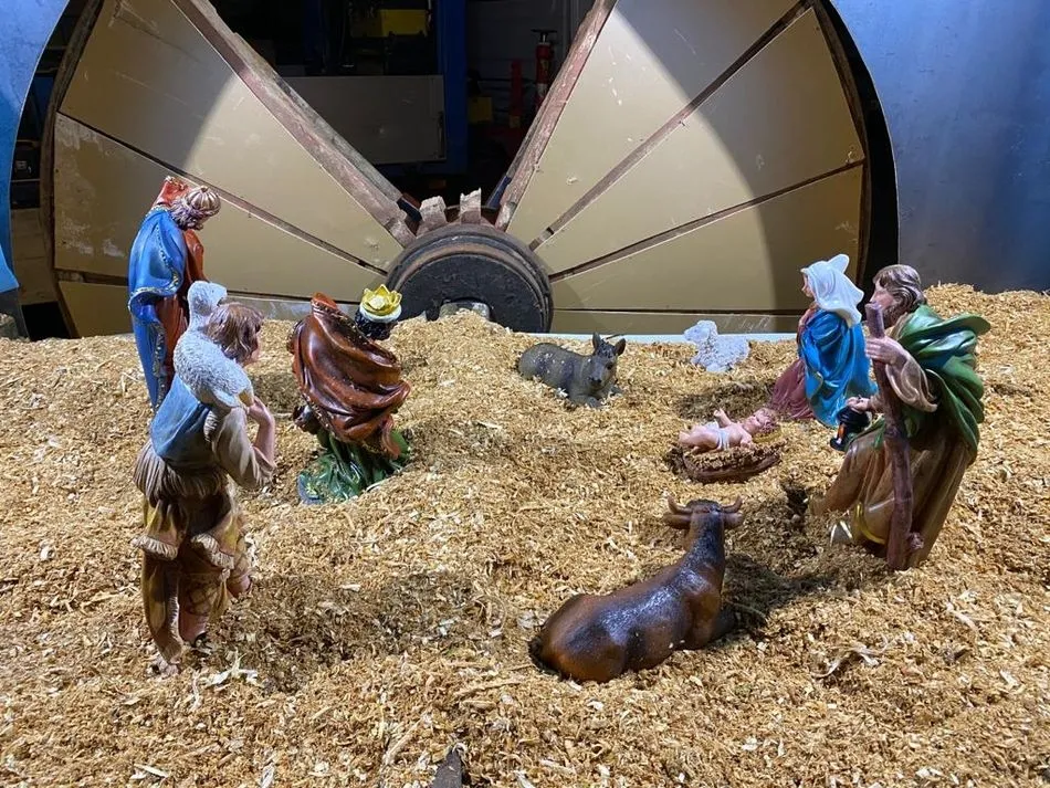 Foto 3 - Un reloj muy peculiar marca la llegada de la Navidad en Galinduste