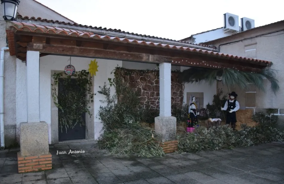 Foto 8 - Los vecinos de Aldea del Obispo montan el tradicional bel&eacute;n a tama&ntilde;o natural  