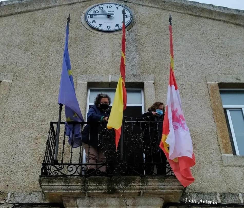 Foto 11 - Los vecinos de Aldea del Obispo montan el tradicional bel&eacute;n a tama&ntilde;o natural  