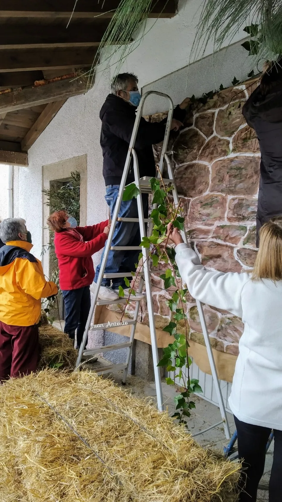 Foto 10 - Los vecinos de Aldea del Obispo montan el tradicional bel&eacute;n a tama&ntilde;o natural  