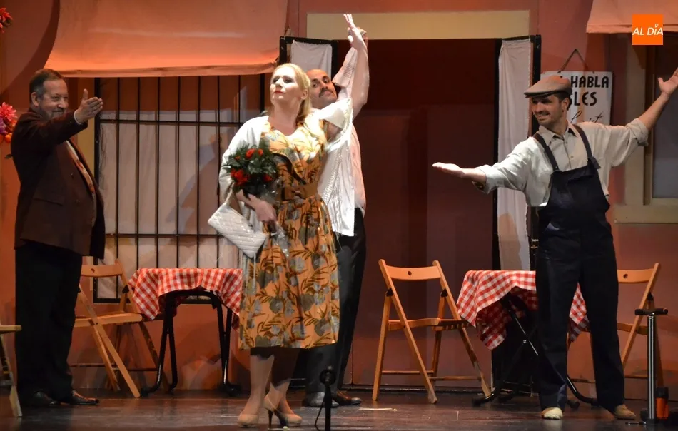 El público mirobrigense puede por fin disfrutar de la zarzuela ‘La del manojo de rosas’  