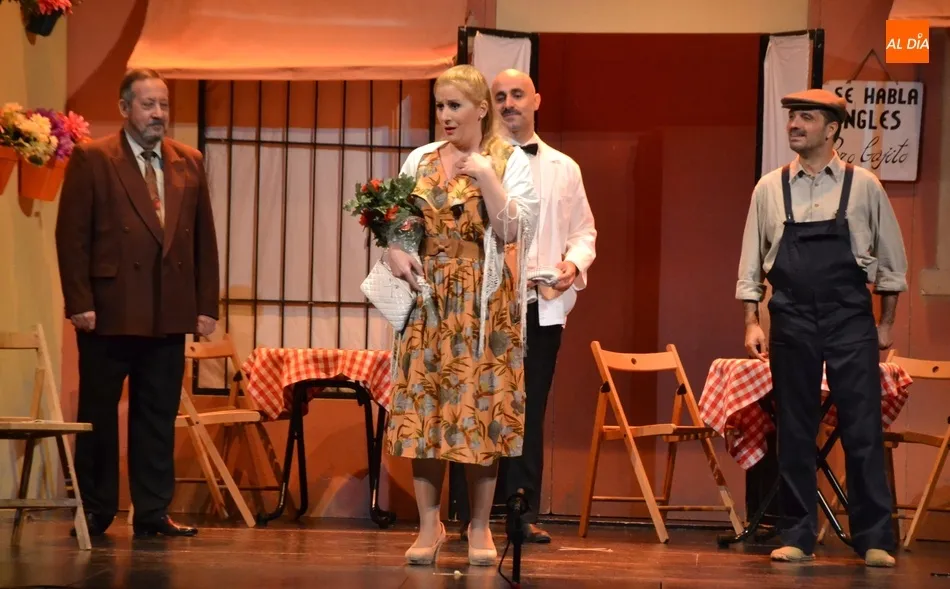 Foto 3 - El p&uacute;blico mirobrigense puede por fin disfrutar de la zarzuela &lsquo;La del manojo de rosas&rsquo;  