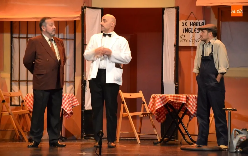 Foto 2 - El p&uacute;blico mirobrigense puede por fin disfrutar de la zarzuela &lsquo;La del manojo de rosas&rsquo;  