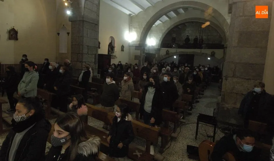 Foto 7 - Lleno en la Vigilia juvenil, vocacional y familiar para festejar el D&iacute;a del Seminario 2020  