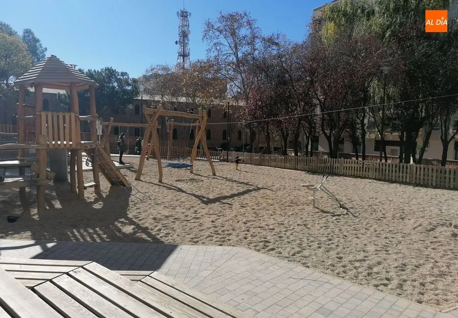 Foto 3 - Preocupaci&oacute;n por la falta de limpieza en las casas abandonadas de la avenida de la Merced