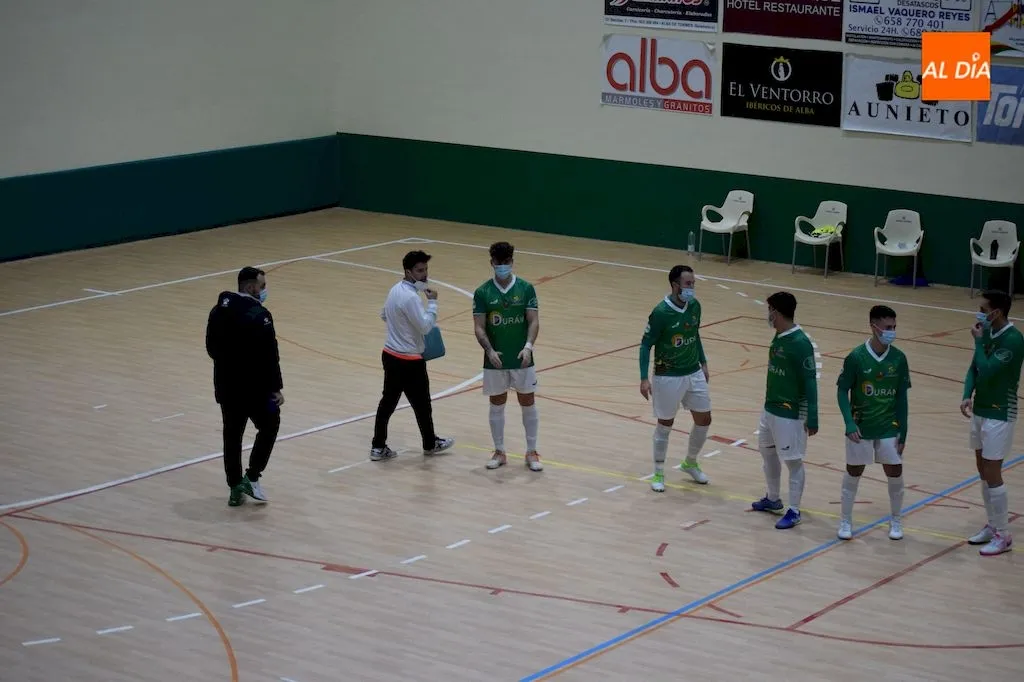 Foto 11 - El Piensos Dur&aacute;n Albense no es capaz de derribar el muro del Universidad de Valladolid (1-3)