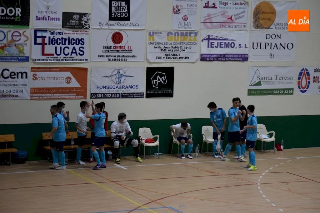 Foto 6 - El Piensos Dur&aacute;n Albense no es capaz de derribar el muro del Universidad de Valladolid (1-3)