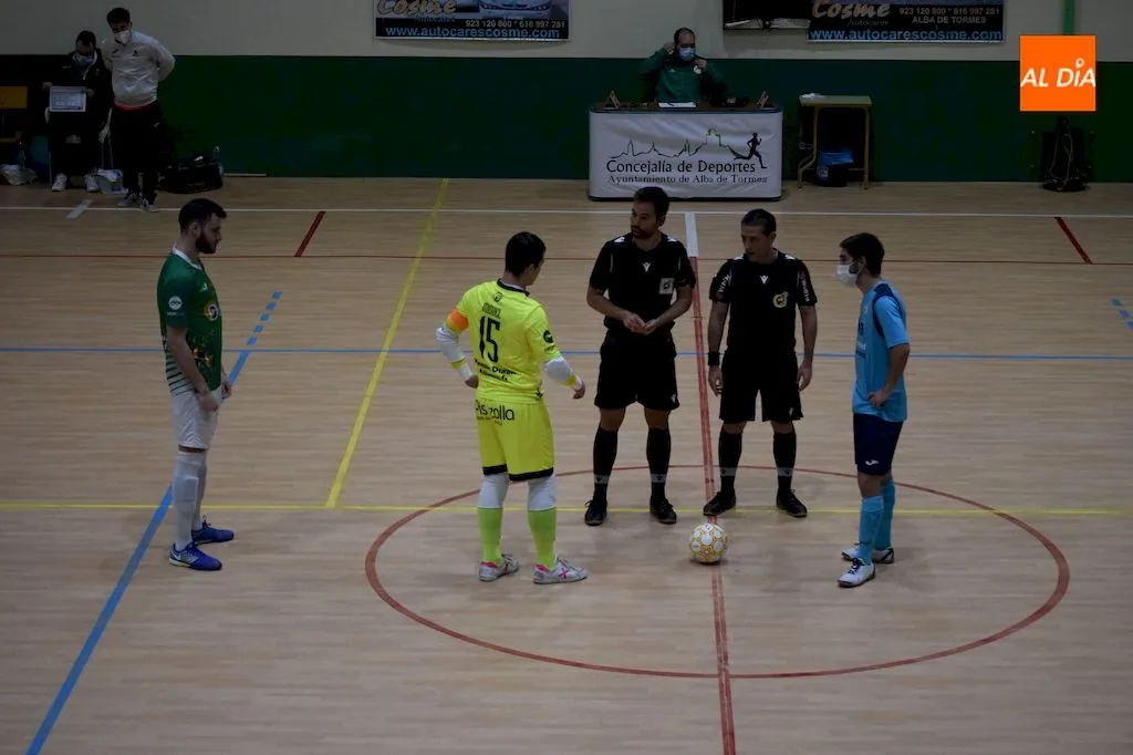 Foto 4 - El Piensos Dur&aacute;n Albense no es capaz de derribar el muro del Universidad de Valladolid (1-3)