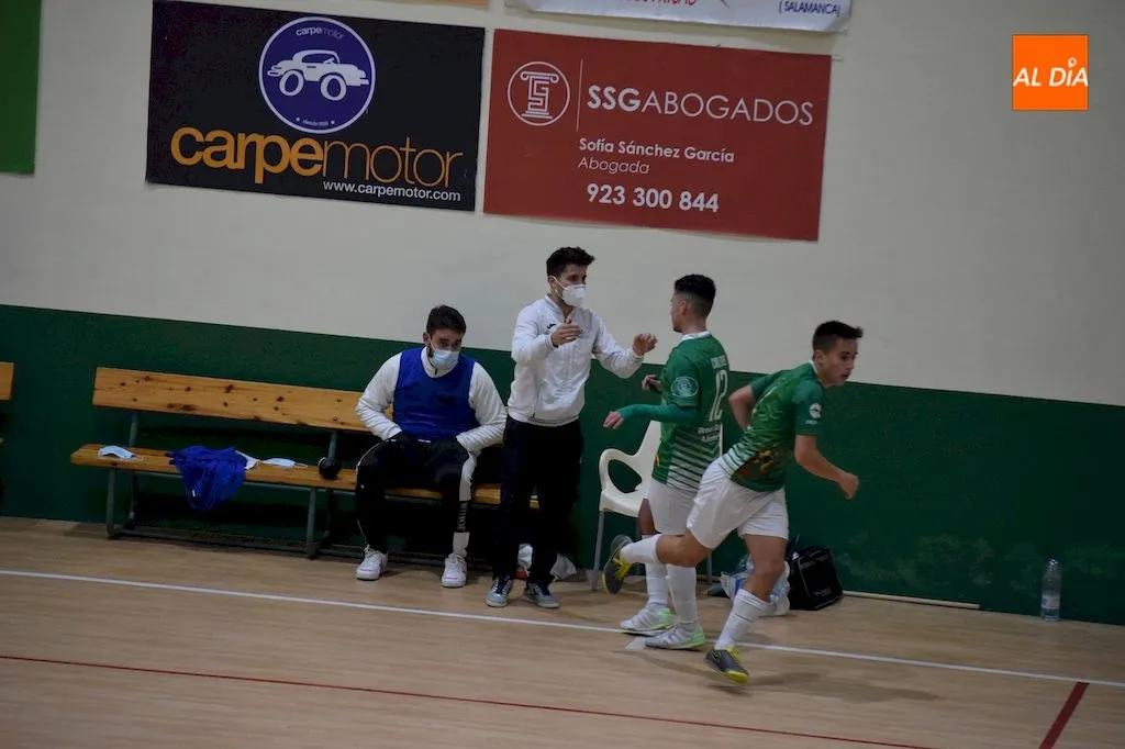 Foto 3 - El Piensos Dur&aacute;n Albense no es capaz de derribar el muro del Universidad de Valladolid (1-3)