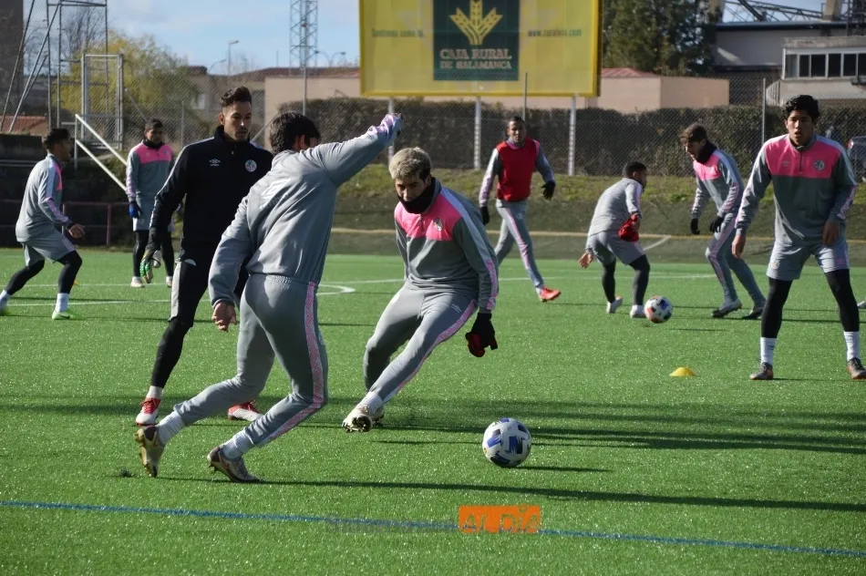 Foto 10 - Tejedor, el &lsquo;fichaje&rsquo; estrella en el entrenamiento del Salamanca UDS