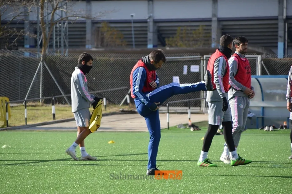Foto 9 - Tejedor, el &lsquo;fichaje&rsquo; estrella en el entrenamiento del Salamanca UDS