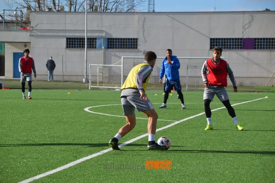 Foto 3 - Tejedor, el &lsquo;fichaje&rsquo; estrella en el entrenamiento del Salamanca UDS