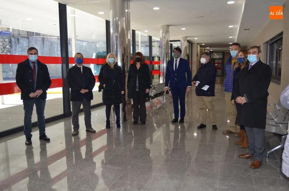 Foto 2 - El consejero de Fomento, Surarez-Qui&ntilde;ones inaugura la reforma de la estaci&oacute;n de autobuses de...