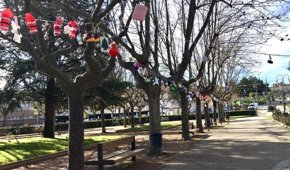 Foto 4 - Ampliada la decoraci&oacute;n escolar de La Glorieta, para la que se han elaborado 1.000 adornos  