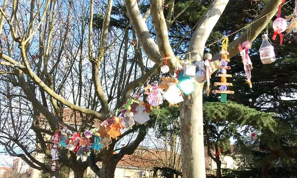 Foto 5 - Ampliada la decoraci&oacute;n escolar de La Glorieta, para la que se han elaborado 1.000 adornos  