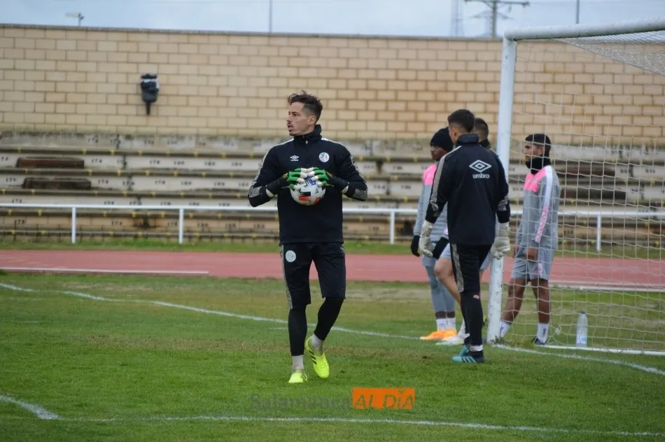 Foto 10 - Due&ntilde;as planea revoluci&oacute;n para el derbi: Sep&uacute;lveda, Llorente, Ernest y Ux&iacute;o, al once