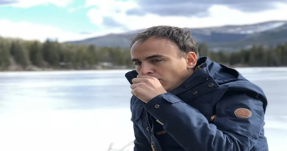 Por qué la miel es buena para la tos y el dolor de garganta