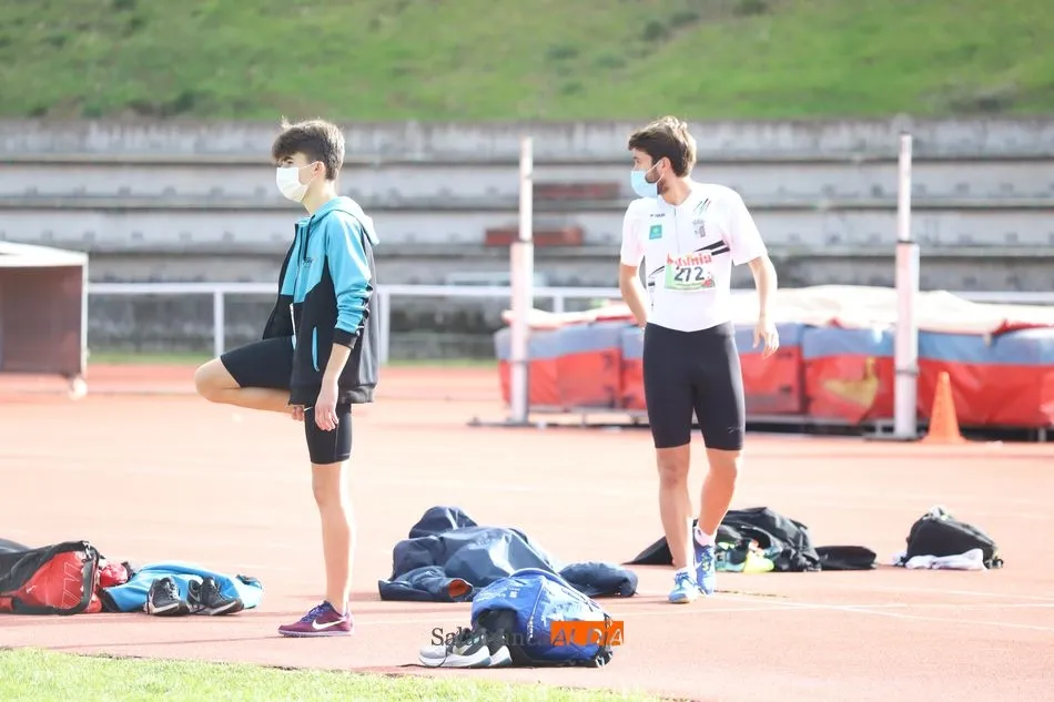 Foto 10 - Las Pistas disfrutan del Campeonato Provincial de Atletismo al Aire Libre