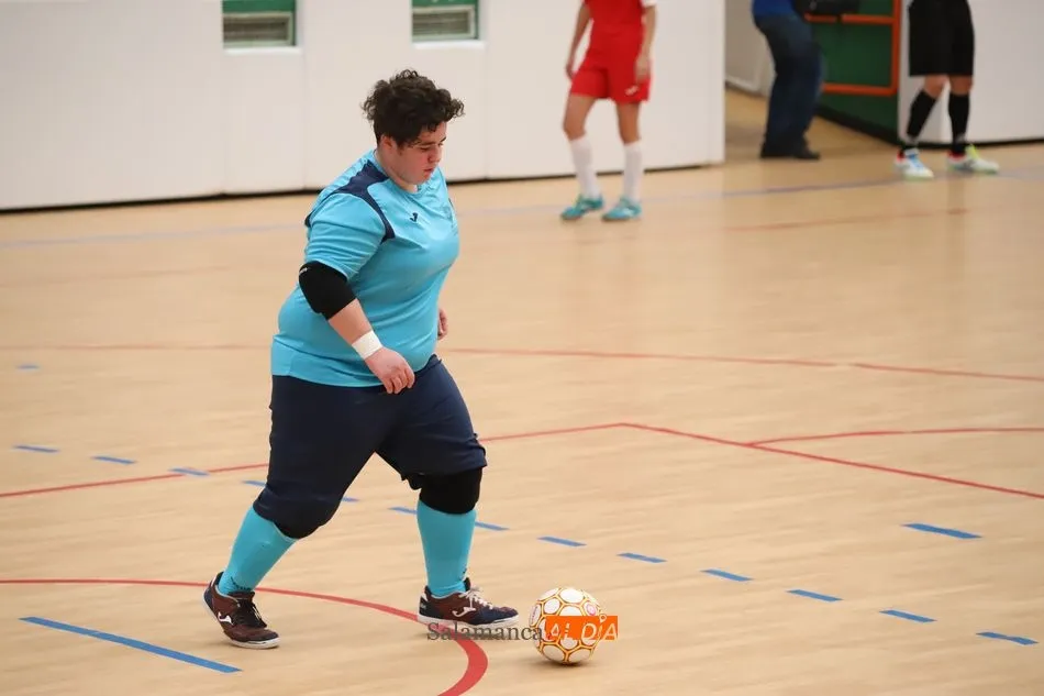 Foto 9 - Abultada goleada de la Universidad al Intersala en el derbi (1-7)