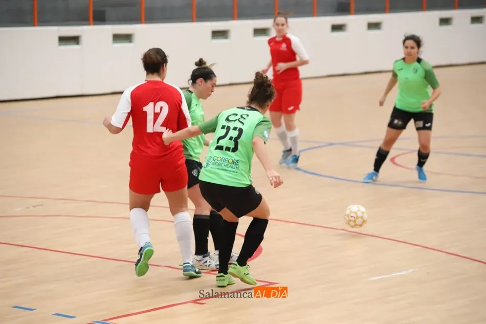 Foto 7 - Abultada goleada de la Universidad al Intersala en el derbi (1-7)