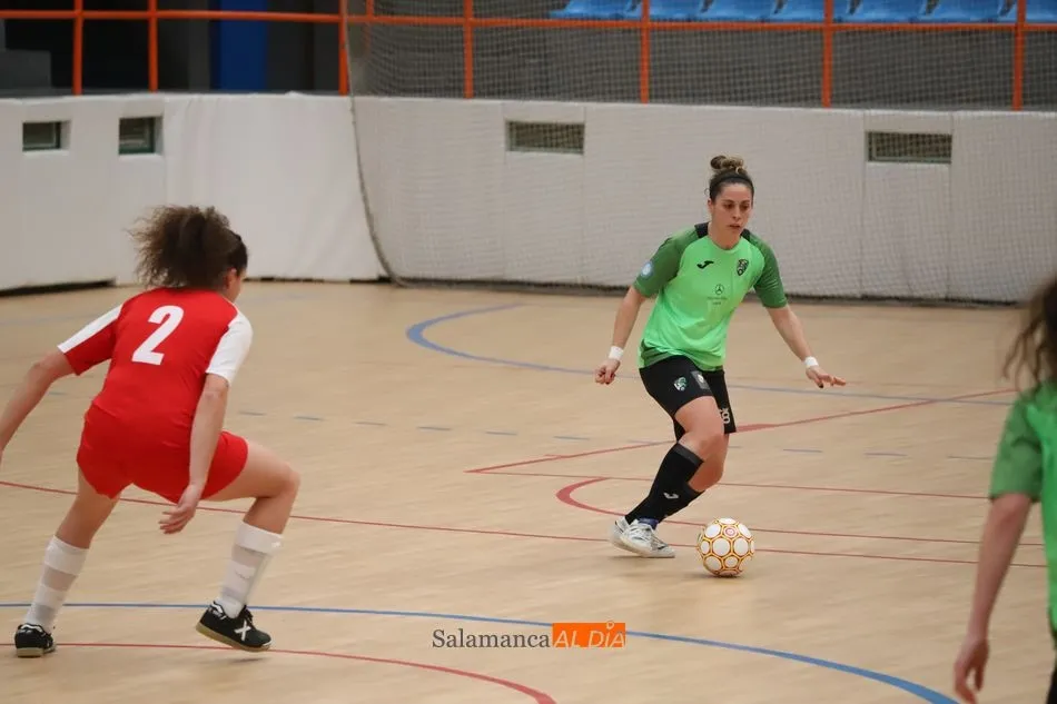 Foto 6 - Abultada goleada de la Universidad al Intersala en el derbi (1-7)