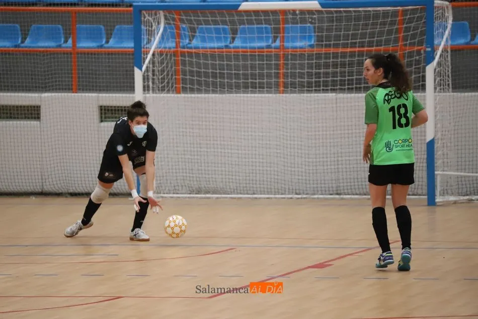 Foto 2 - Abultada goleada de la Universidad al Intersala en el derbi (1-7)