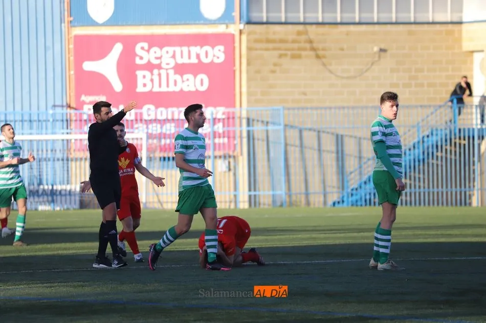 Foto 7 - Montes mantiene al Santa Marta invicto y en una nube al ganar a La Virgen del Camino (1-0)