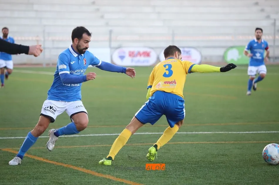 Foto 3 - El Ciudad Rodrigo, &uacute;nico charro que gana esta jornada (0-3)