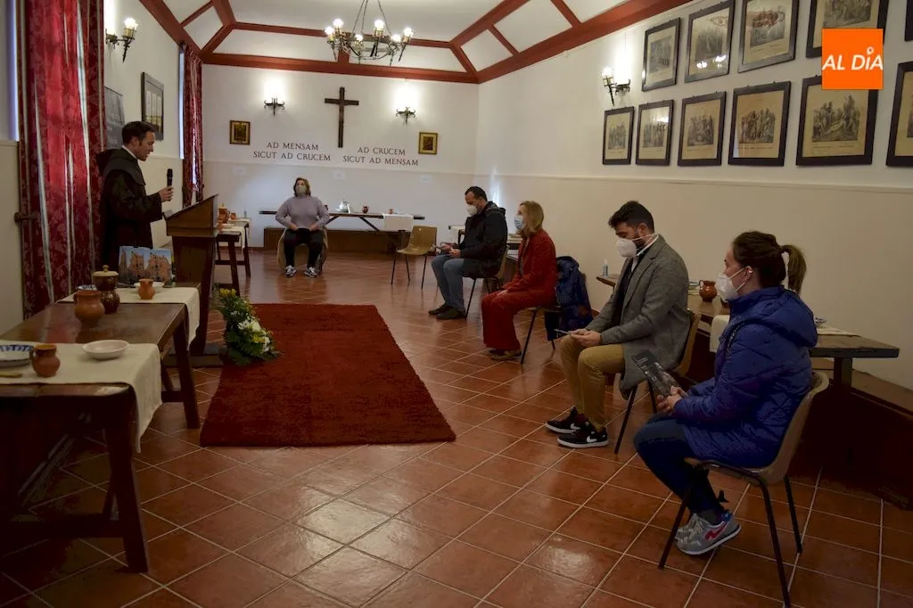 Foto 8 - Inaugurada &lsquo;A zaga de tu huella&rsquo;, la exposici&oacute;n que re&uacute;ne la obra de Antonio Oteiza en el...