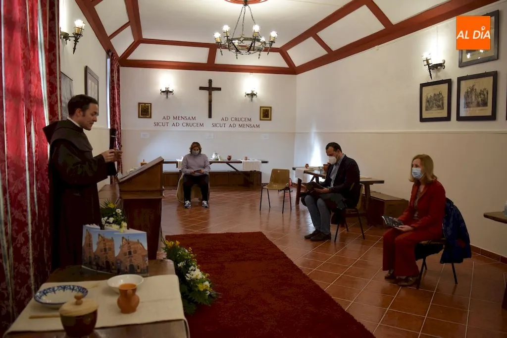 Foto 6 - Inaugurada &lsquo;A zaga de tu huella&rsquo;, la exposici&oacute;n que re&uacute;ne la obra de Antonio Oteiza en el...